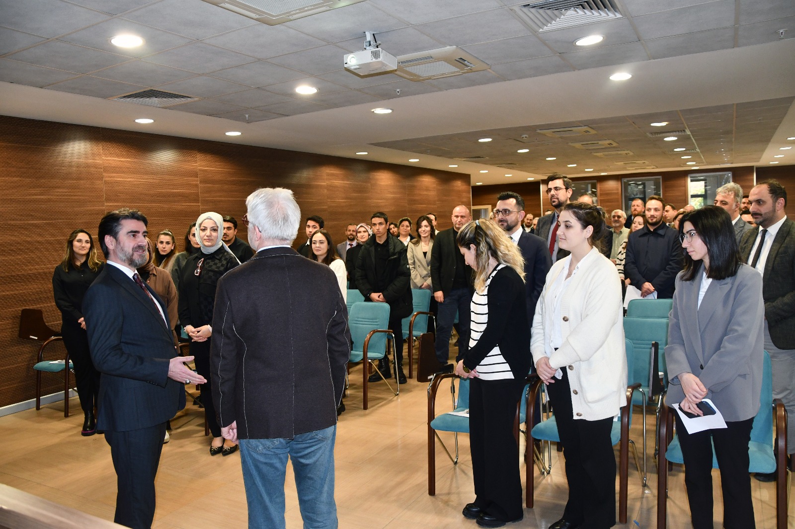 Emlak Yönetim AŞ personeline kurumsal iletişim eğitimi