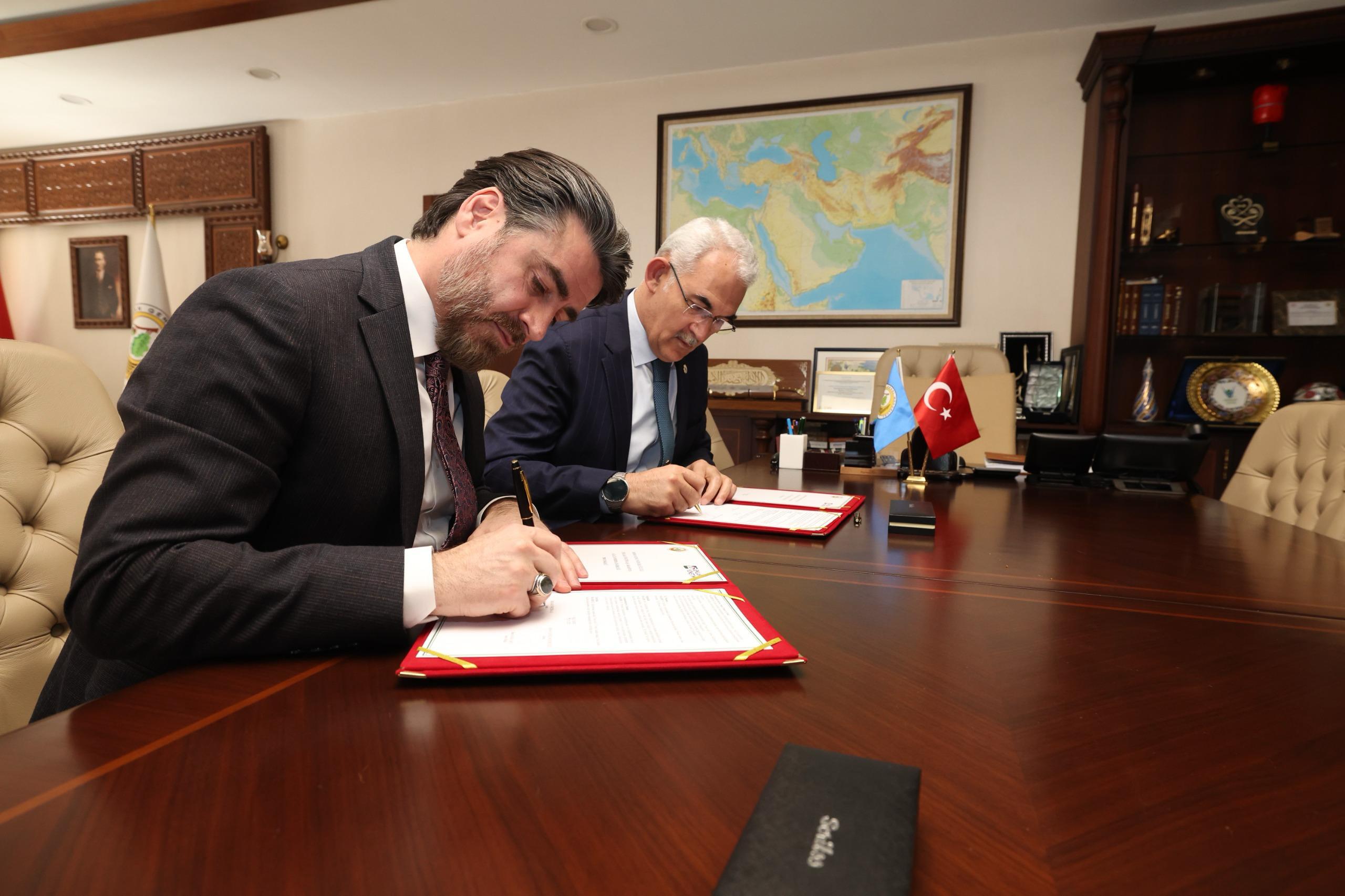 100 bin fidan toprakla buluşuyor