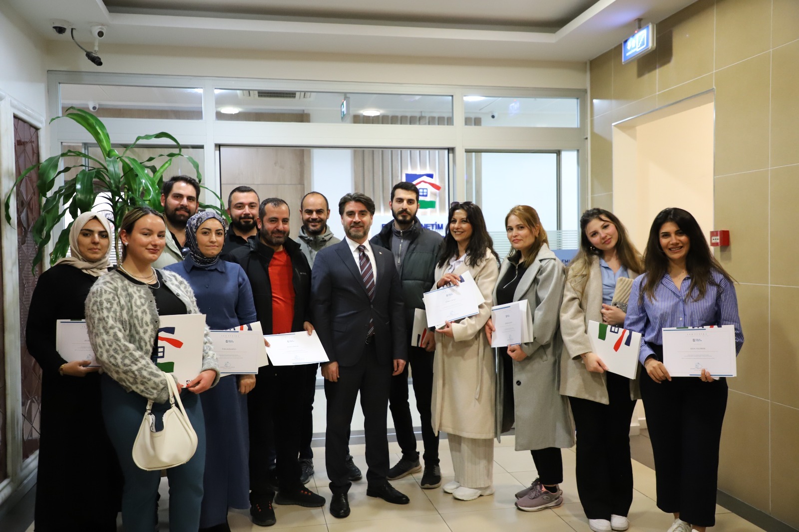 Genel Müdür Küçükdağ’dan oryantasyon eğitimini tamamlayan çalışanlara sertifika takdimi