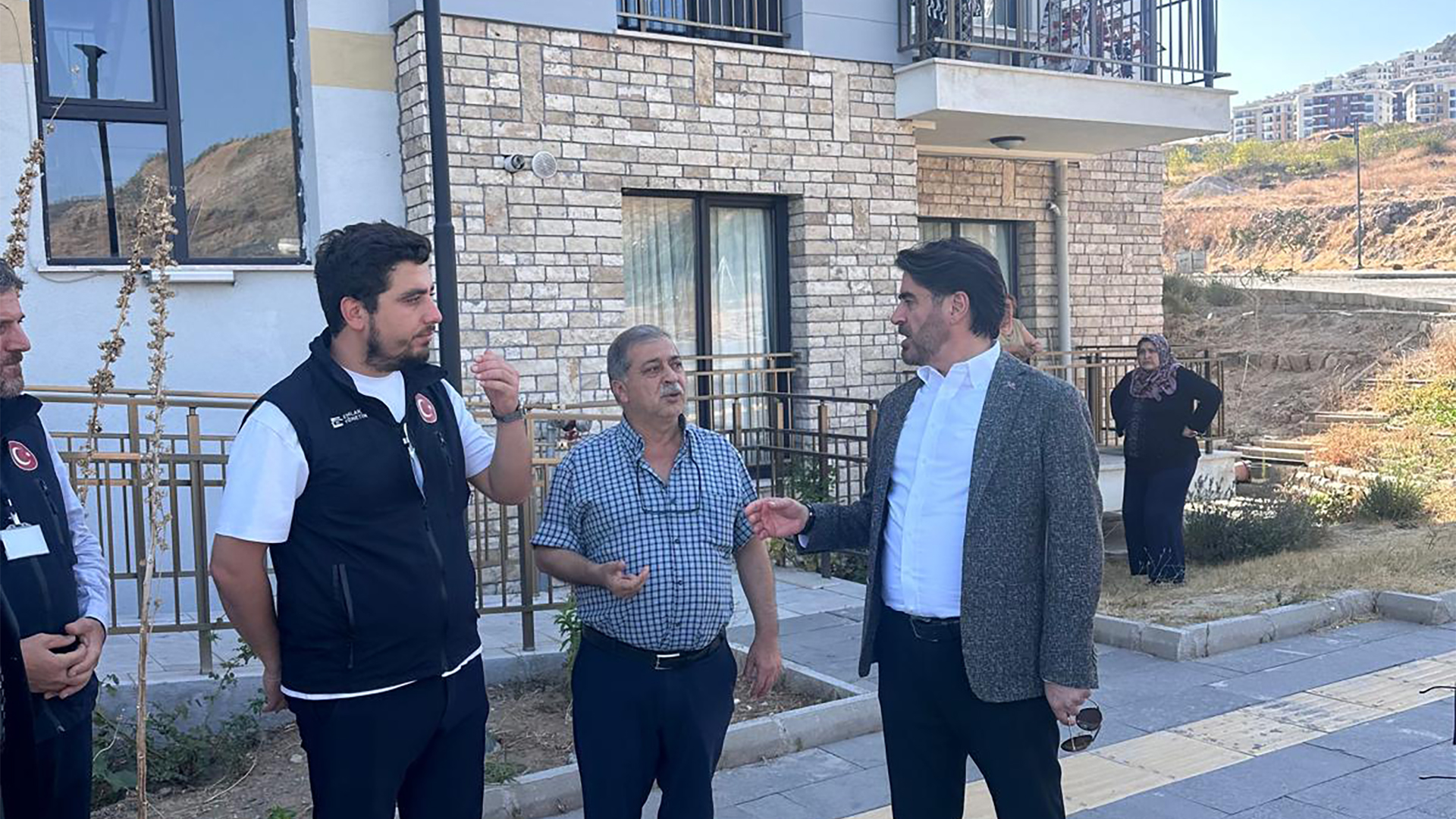 GENEL MÜDÜR KÜÇÜKDAĞ’DAN BAYRAKLI CENGİZHAN TOKİ KONUTLARINA ZİYARET