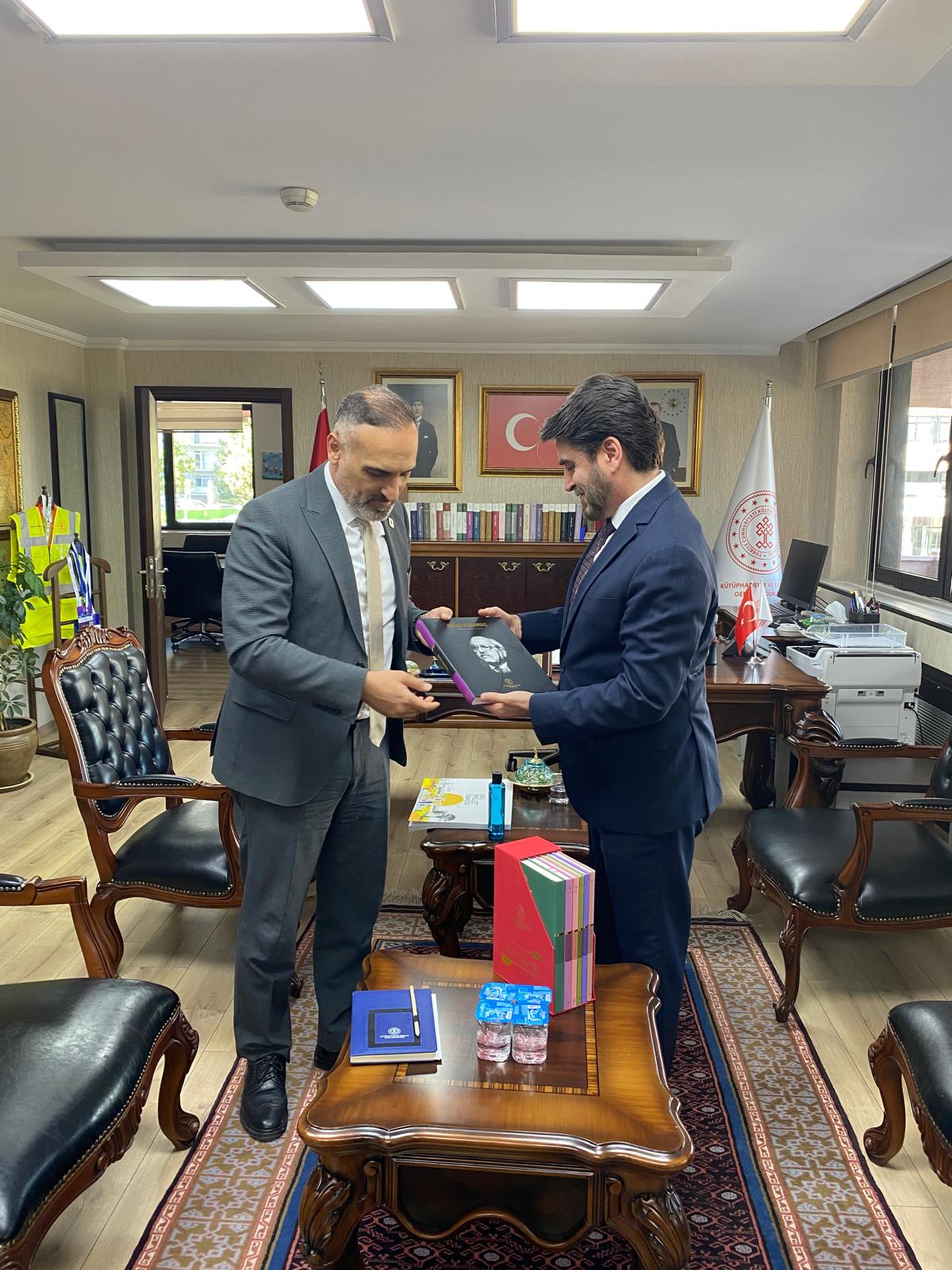 GENEL MÜDÜR KÜÇÜKDAĞ’DAN KÜTÜPHANELER VE YAYIMLAR GENEL MÜDÜRÜ BEYOĞLU’NA ZİYARET